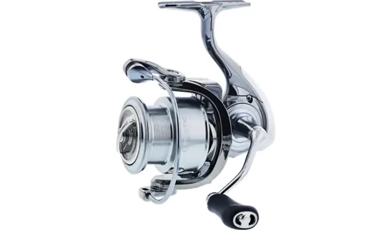 Kinetic Stardust fiskehjul i sort og sølv med håndtag og aluminiumsspole