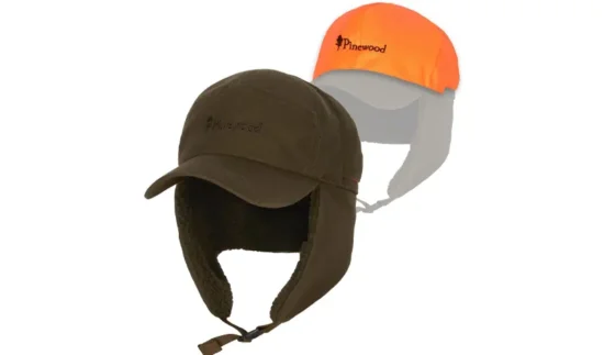 Billede af Pinewood Småland Teddy Winter cap i både en grøn og orange version