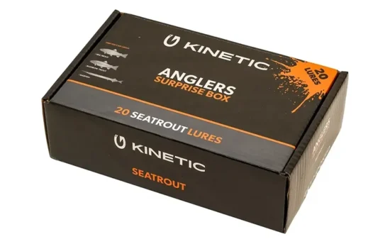 Kinetic Seatrout Anglers Surprise Box med 20 kystagn til havørred og hornfisk
