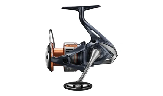 Shimano Nasci FD spinnehjul monteret på fiskestang klar til kast